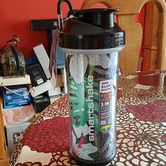 Smartshake Other - NWT Smartshake bottle